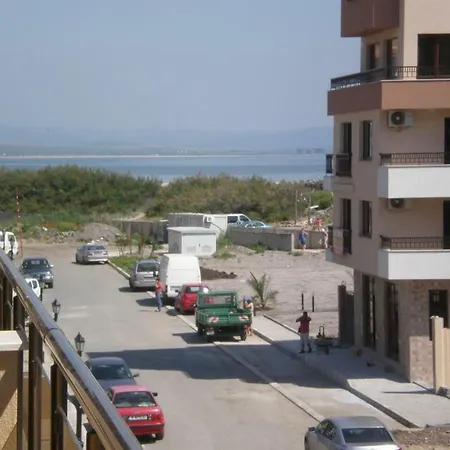 Apartment Sara 3 *